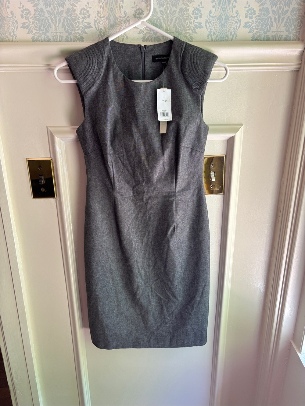 NEW Banana Republic Sleeveless Gray Sheath Dress - Classic Professional Style